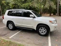
										2014 Toyota Land Cruiser URJ200 full									