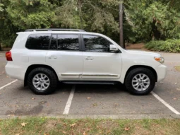 
										2014 Toyota Land Cruiser URJ200 full									