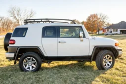 
										2014 Toyota FJ Cruiser full									