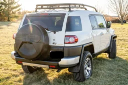 
										2014 Toyota FJ Cruiser full									
