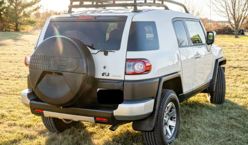 
								2014 Toyota FJ Cruiser full									