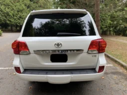 
										2014 Toyota Land Cruiser URJ200 full									