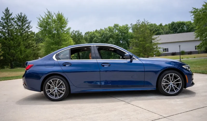 
								2019 BMW 330i xDrive Sedan full									