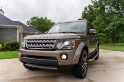 
										2015 Land Rover LR4 HSE Luxury full									