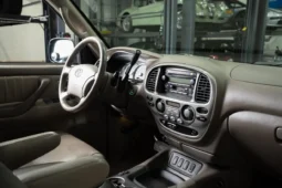 
										2006 Toyota Sequoia Limited full									