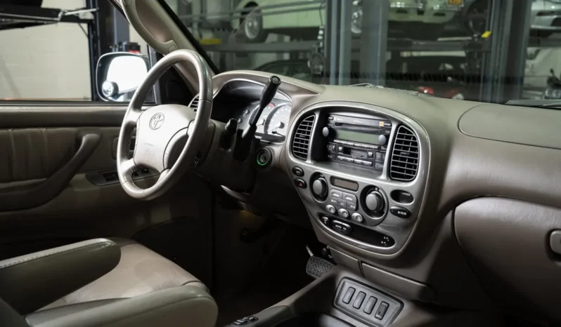 
								2006 Toyota Sequoia Limited full									