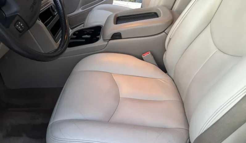 
								2005 GMC Yukon XL SLT full									