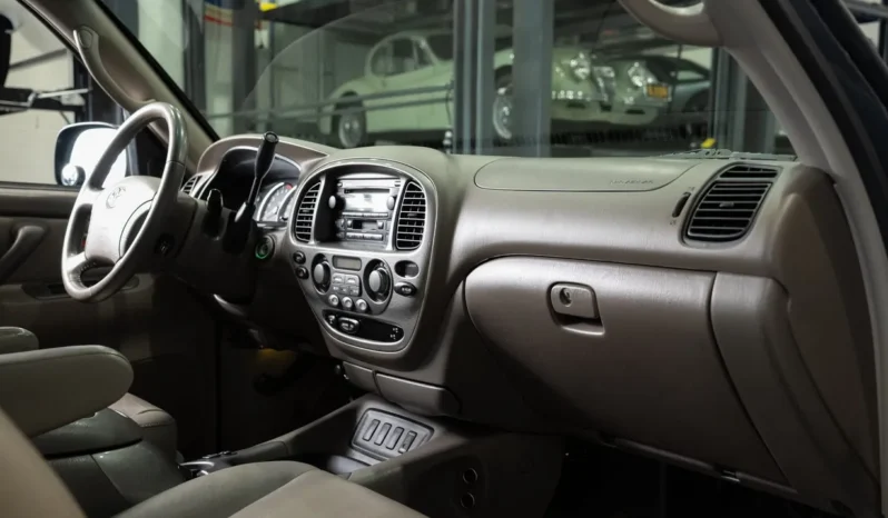 
								2006 Toyota Sequoia Limited full									