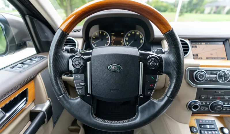
								2015 Land Rover LR4 HSE Luxury full									