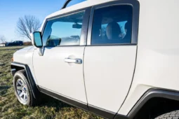 
										2014 Toyota FJ Cruiser full									