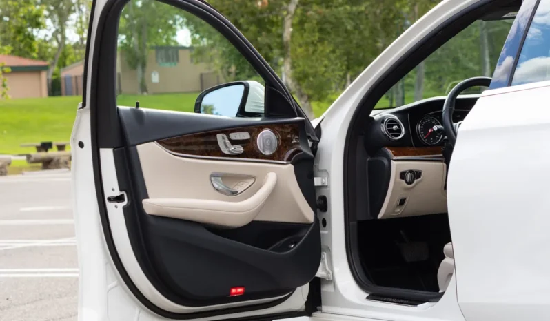 
								2019 Mercedes-Benz E450 4MATIC Wagon full									