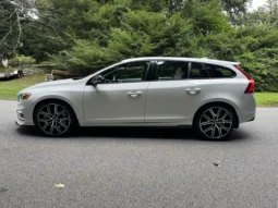
										2018 Volvo V60 T6 Polestar full									