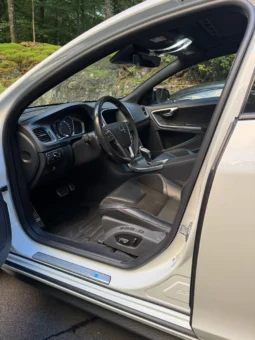 
										2018 Volvo V60 T6 Polestar full									