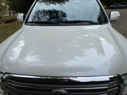 
										2014 Toyota Land Cruiser URJ200 full									