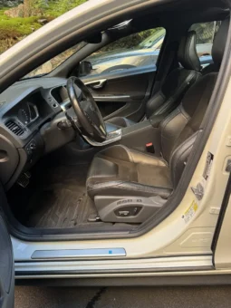 
										2018 Volvo V60 T6 Polestar full									