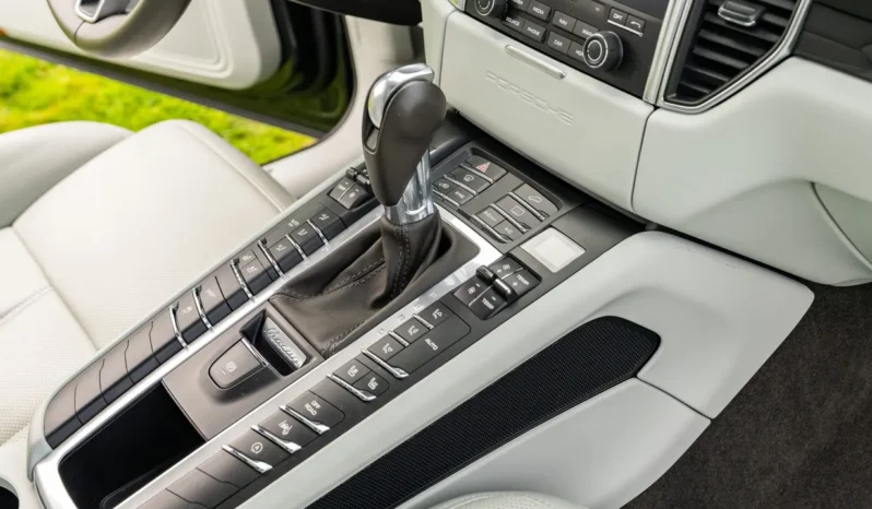 
								2018 Porsche Macan S full									