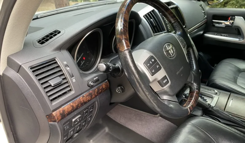 
								2014 Toyota Land Cruiser URJ200 full									