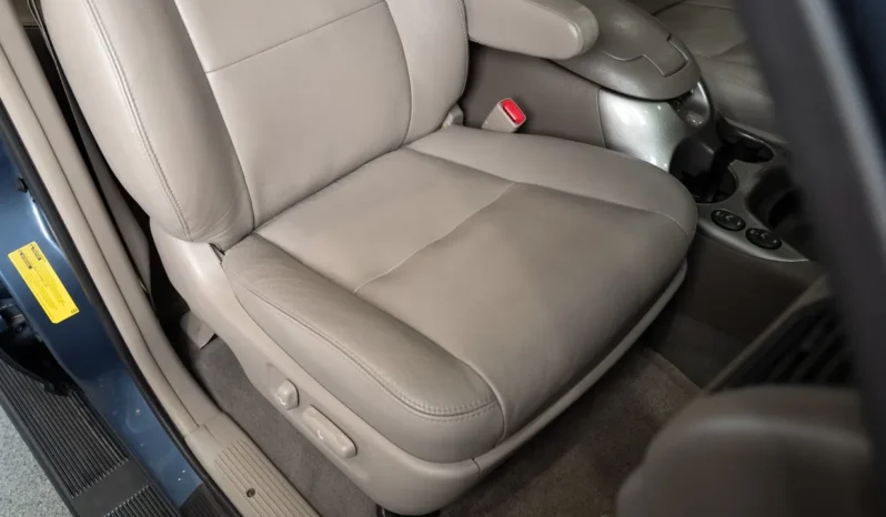 
								2006 Toyota Sequoia Limited full									
