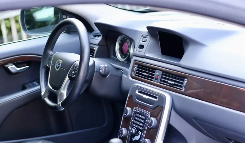 
								2012 Volvo XC70 3.2 full									