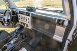 
										2014 Toyota FJ Cruiser full									