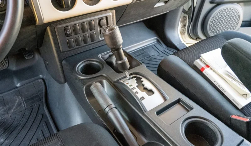
								2014 Toyota FJ Cruiser full									
