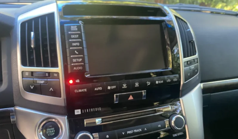 
								2014 Toyota Land Cruiser URJ200 full									