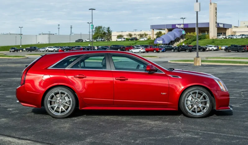 
								2012 Cadillac CTS-V Wagon Supercharged full									