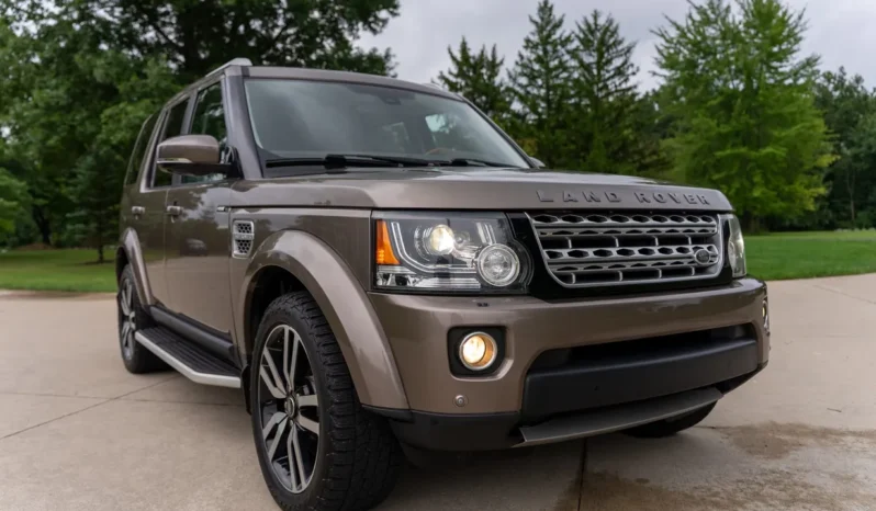 
								2015 Land Rover LR4 HSE Luxury full									