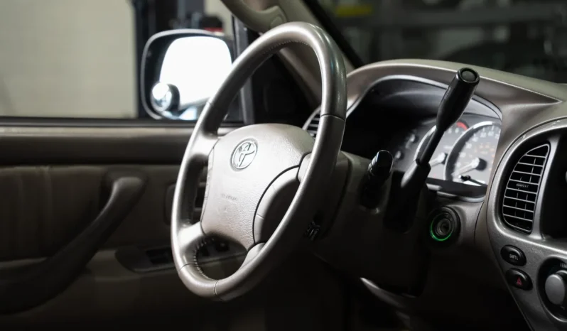 
								2006 Toyota Sequoia Limited full									
