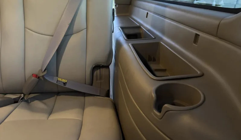 
								2005 GMC Yukon XL SLT full									