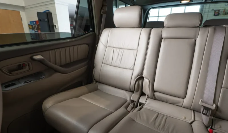 
								2006 Toyota Sequoia Limited full									