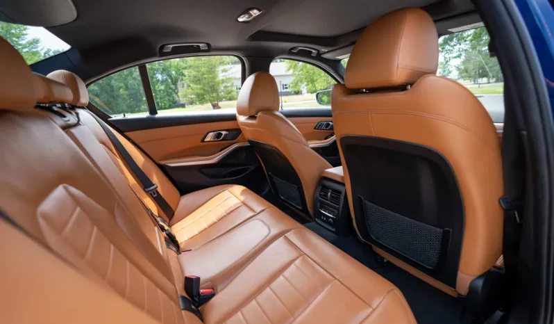 
								2019 BMW 330i xDrive Sedan full									