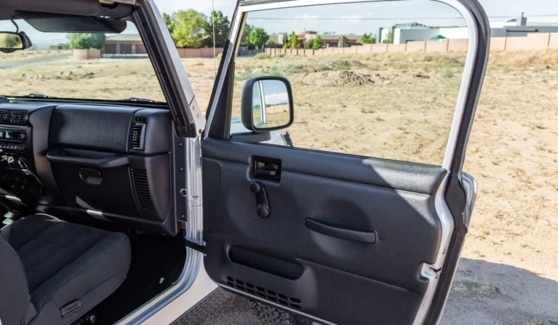 
								2004 Jeep Wrangler Rubicon 4.0 5-Speed full									