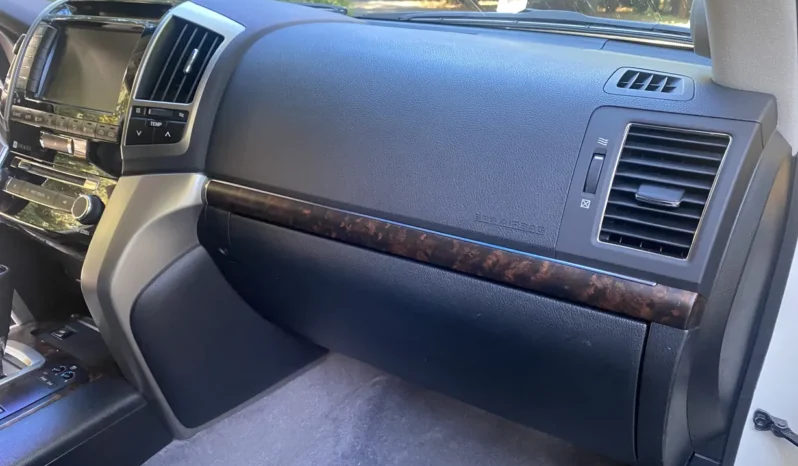 
								2014 Toyota Land Cruiser URJ200 full									