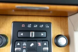 
										2015 Land Rover LR4 HSE Luxury full									