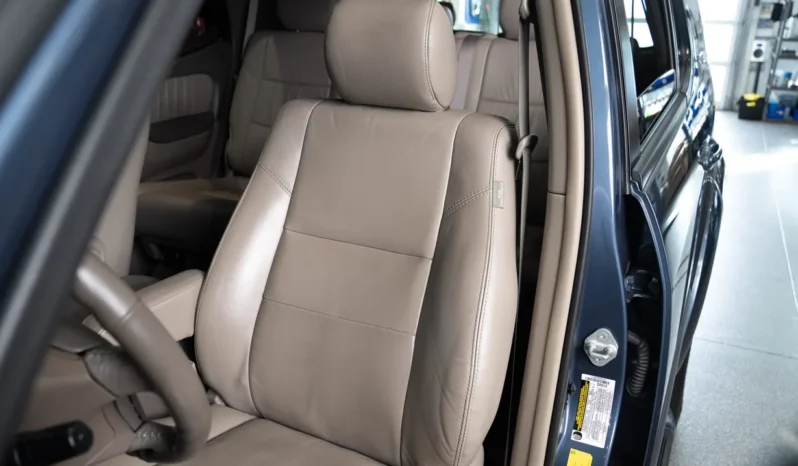 
								2006 Toyota Sequoia Limited full									