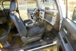 
										2014 Toyota FJ Cruiser full									
