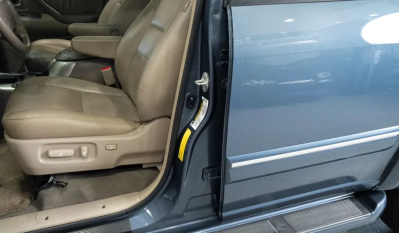 
								2006 Toyota Sequoia Limited full									