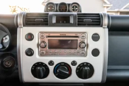 
										2014 Toyota FJ Cruiser full									