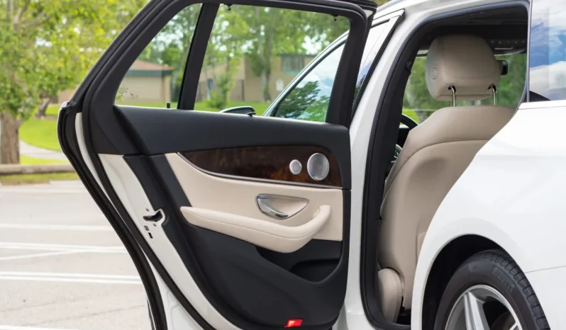 
								2019 Mercedes-Benz E450 4MATIC Wagon full									
