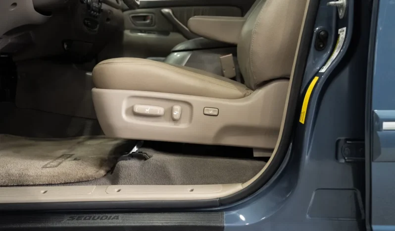 
								2006 Toyota Sequoia Limited full									