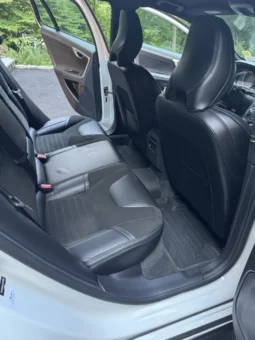 
										2018 Volvo V60 T6 Polestar full									