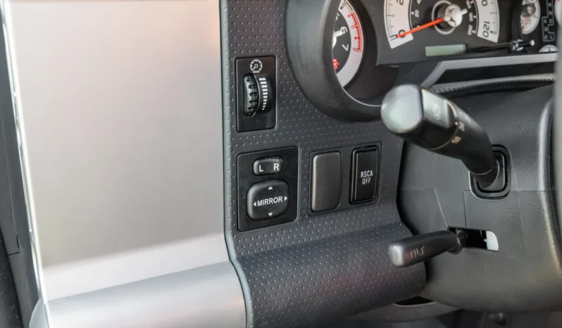 
								2014 Toyota FJ Cruiser full									