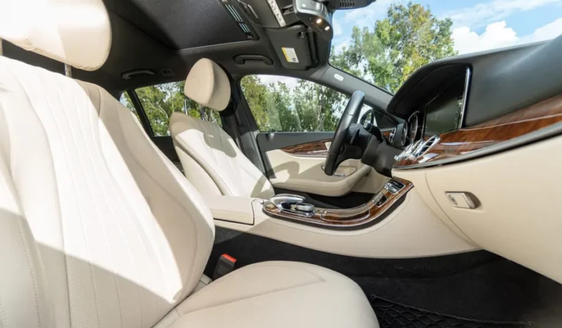 
								2019 Mercedes-Benz E450 4MATIC Wagon full									