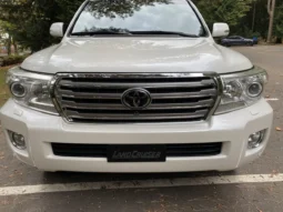 
										2014 Toyota Land Cruiser URJ200 full									