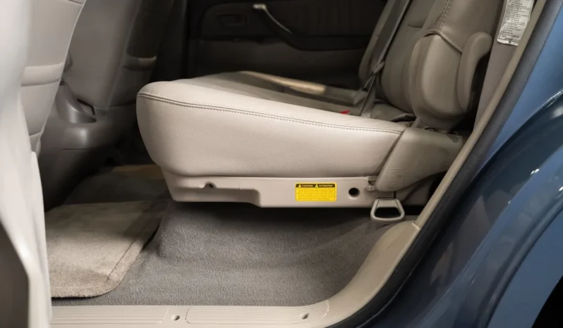 
								2006 Toyota Sequoia Limited full									