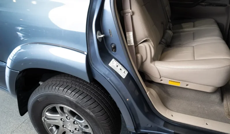 
								2006 Toyota Sequoia Limited full									