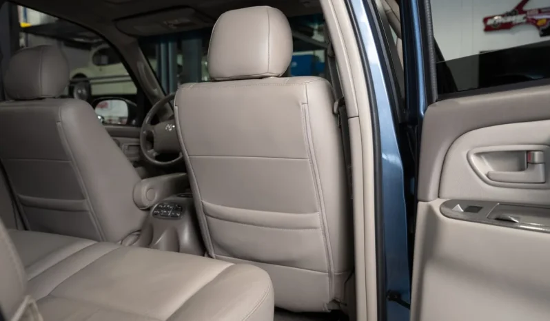 
								2006 Toyota Sequoia Limited full									