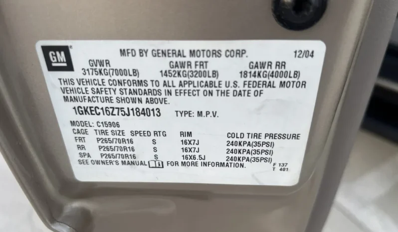 
								2005 GMC Yukon XL SLT full									