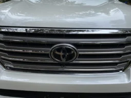 
										2014 Toyota Land Cruiser URJ200 full									
